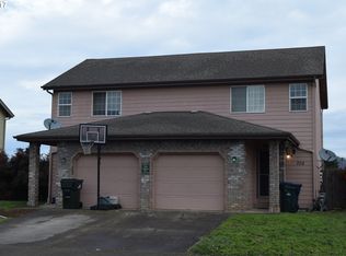 702 N Cloverleaf Loop, Springfield, OR 97477