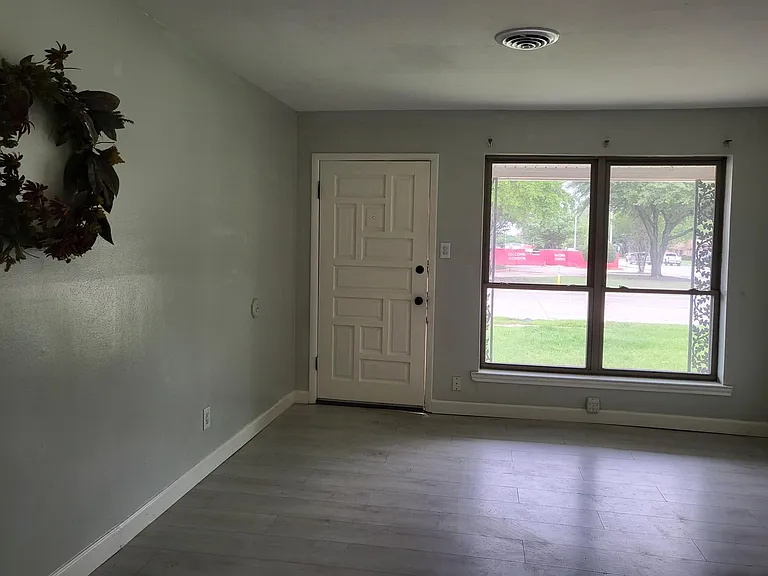 1701 P Ave — Photo 18