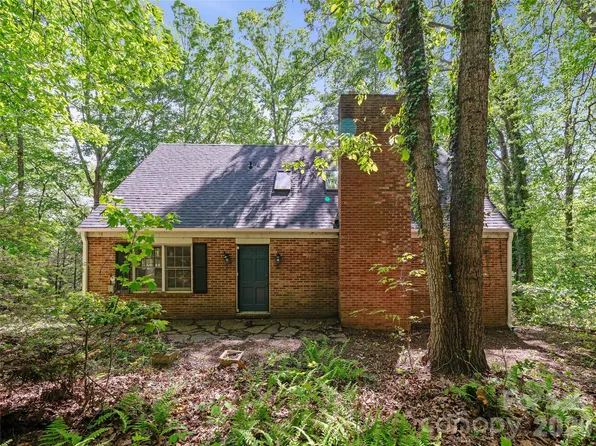 639 Hunter St, Burnsville, NC 28714