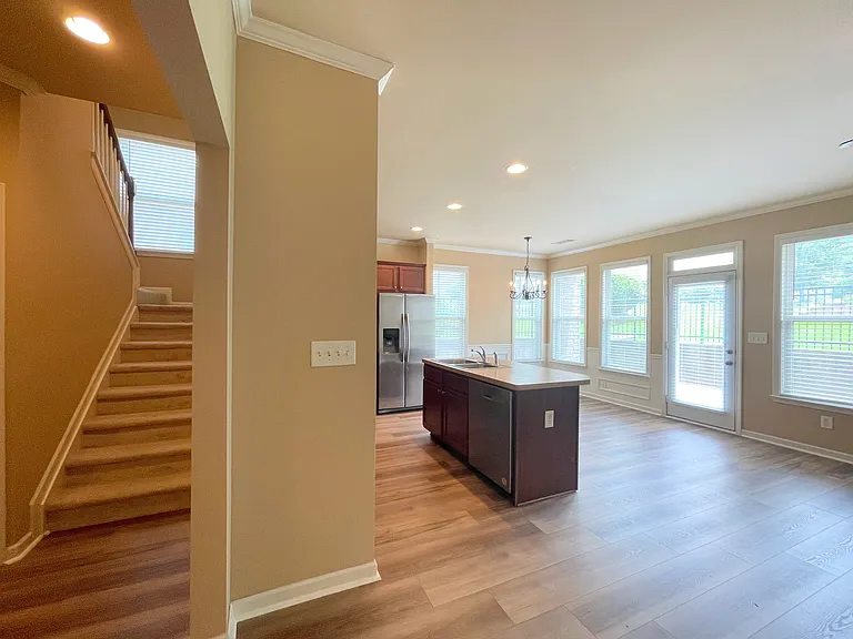 989 Parkside Wood Ct — Photo 4