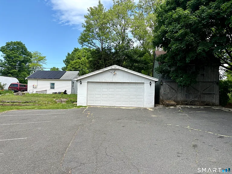 304 Buckingham St — Photo 11