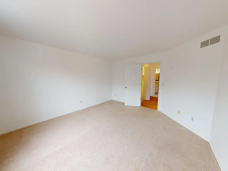 2221 S Huron Pkwy #4 — Photo 19