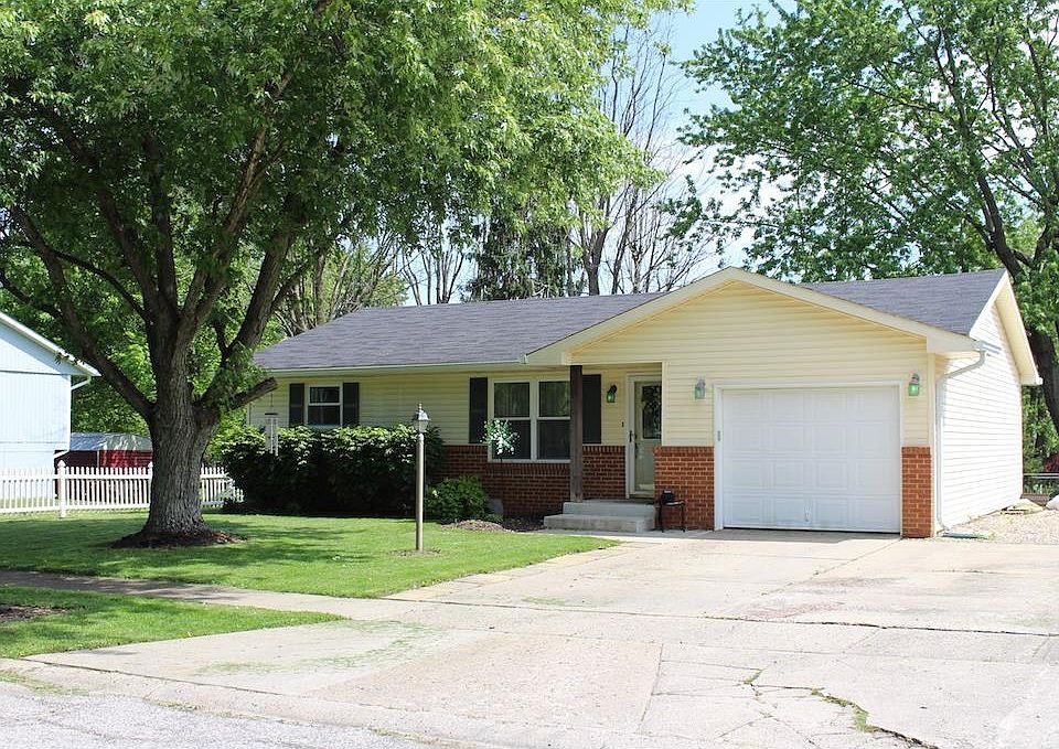 1st image of 908 Brooks Dr