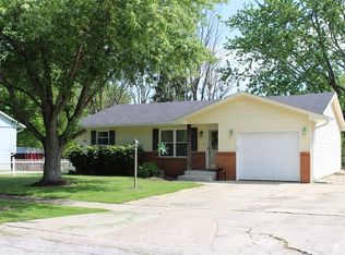 908 Brooks Dr, Fortville, IN 46040