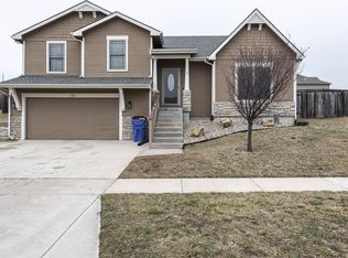 216 Caroline Ct, Junction City, KS 66441
