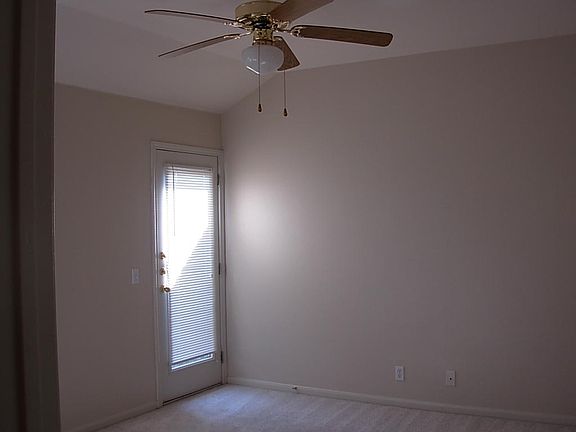 4th image of 3201 El Salido Pkwy #121