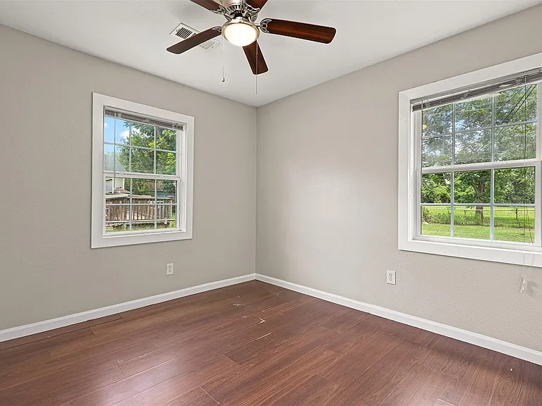 2318 Pecan St — Photo 19