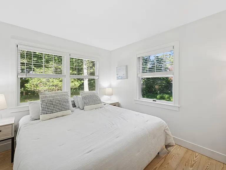 33 Corbin Ave — Photo 25