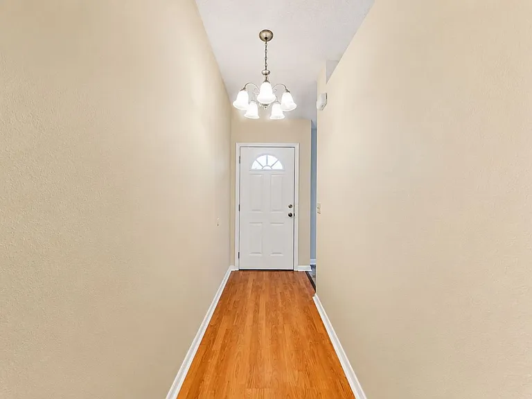 127 Titan Dr — Photo 4