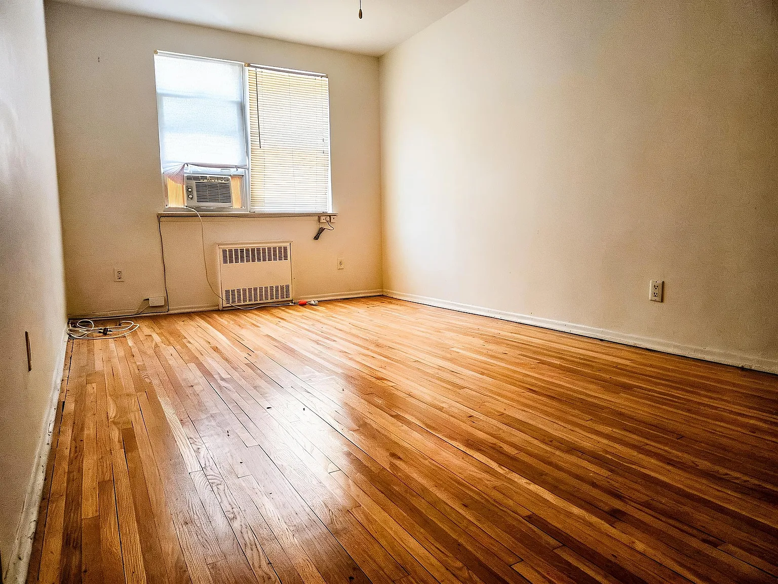 1224 East 9th Street — Photo 3