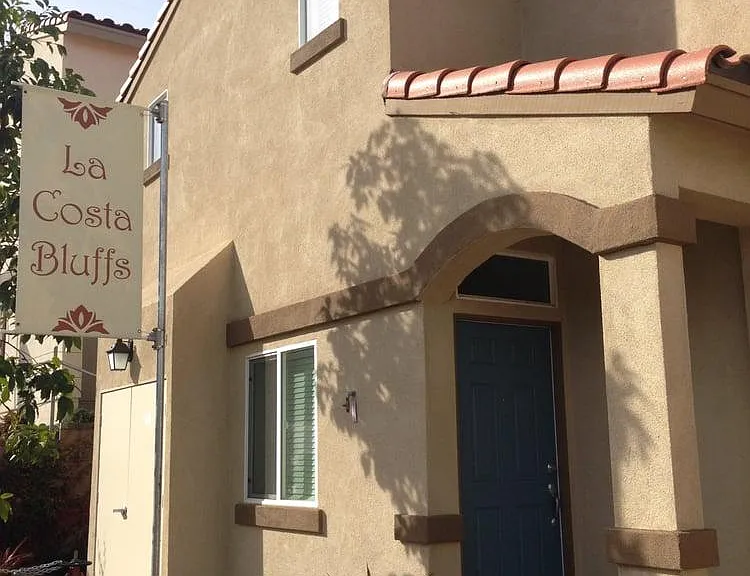 La Costa Bluffs — Photo 8