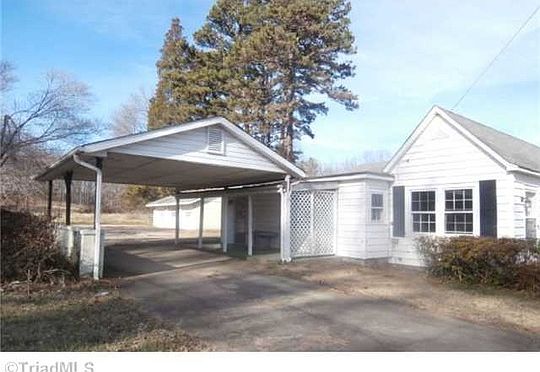 2nd image of 276 Cedar Lodge Rd