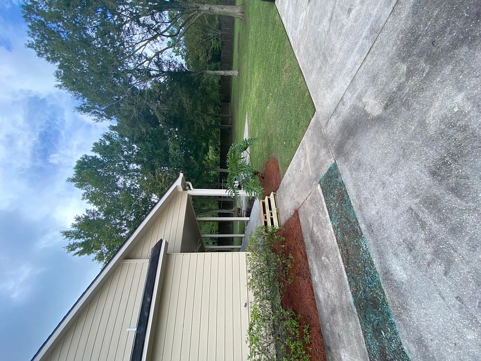2nd image of 17041 Sumter Dr S