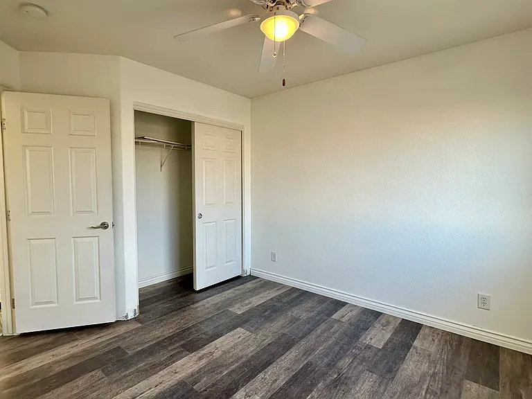 9112 Sheffield Garden Ave — Photo 13