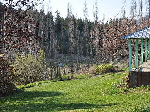 Front yard leads to garden