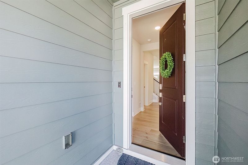 3rd image of 4436 Hibiscus Circle SW