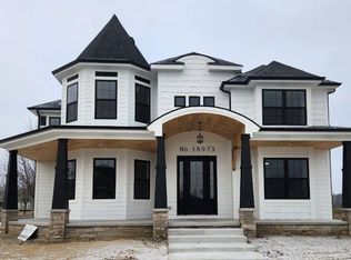 18973 Johannes St, Macomb, MI 48042