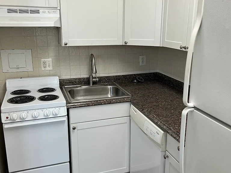 425 D St SE #405 — Photo 10