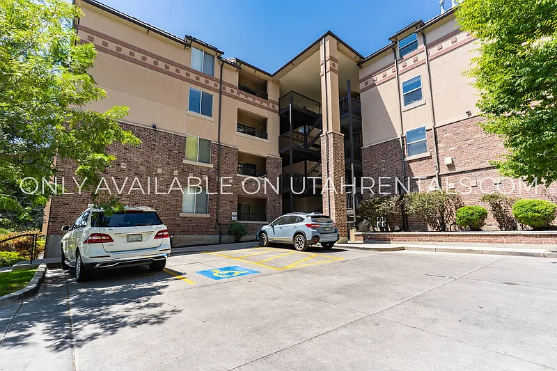 Building Photo - 862 E 700 N #B1-2