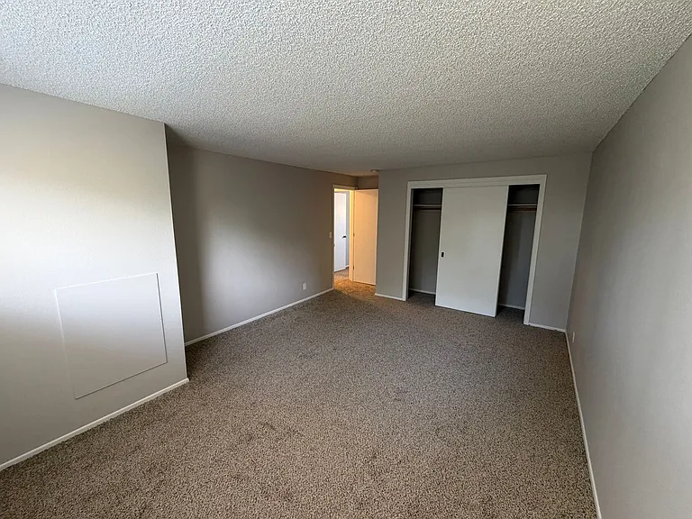 6502-6508 Wheatland Rd N — Photo 18