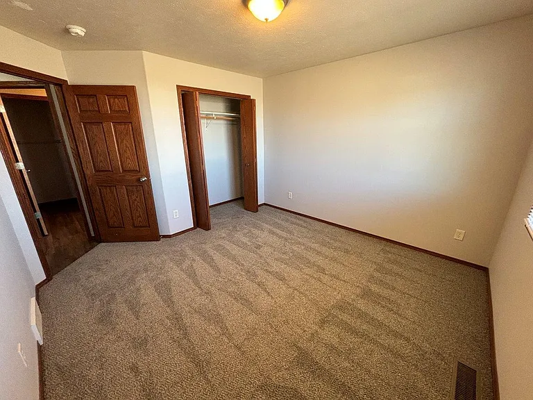Ideal Twinhomes — Photo 24