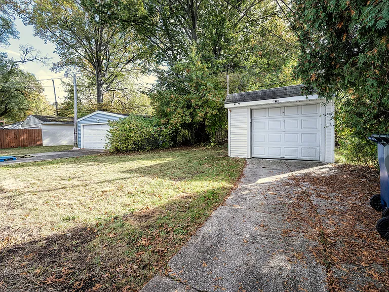 3722 Bainbridge Rd — Photo 37