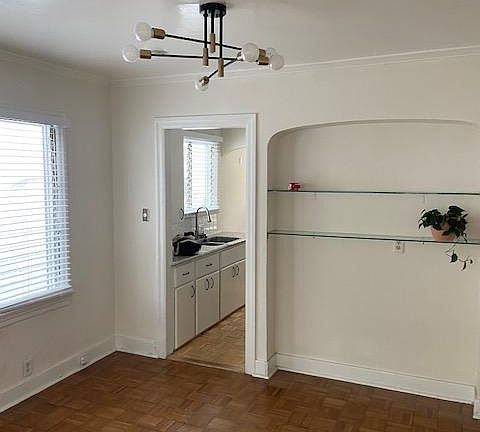 5th image of 7524 Willoughby Ave