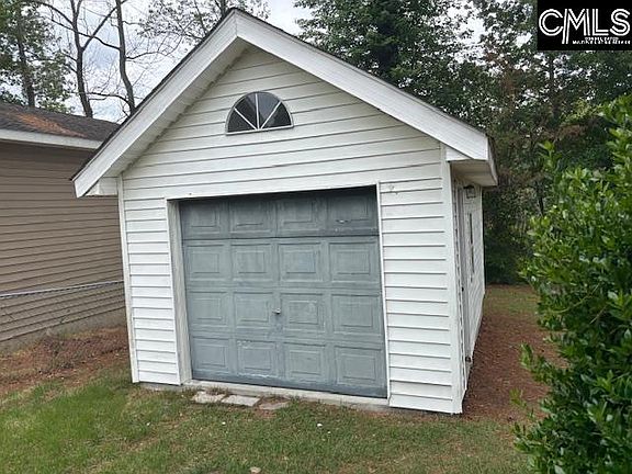 3rd image of 216 Darby Way