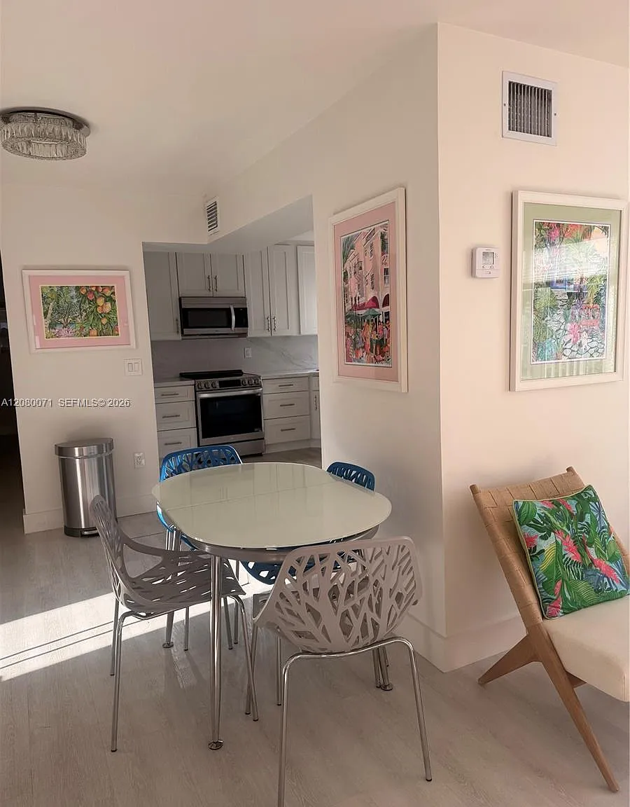 Amnd Miami Suburban Acres — Photo 4