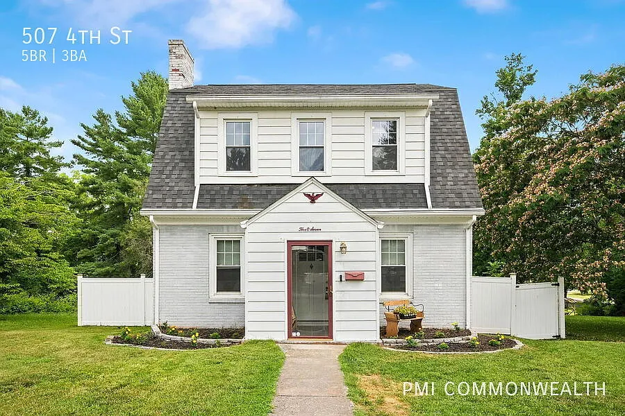 5 Bed / 3 Bath Single Family (Available Now) — Photo 3