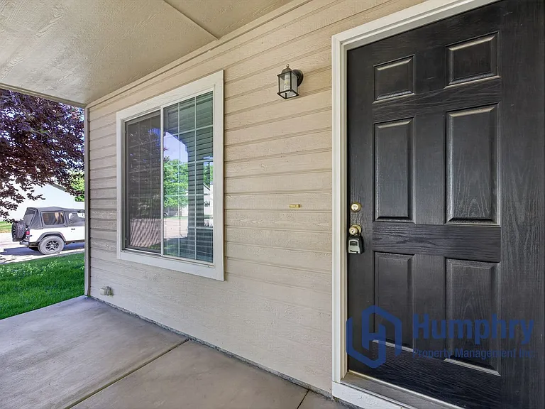 1359 E Palermo St — Photo 5