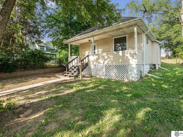 4419 N 39th St, Omaha, NE 68111