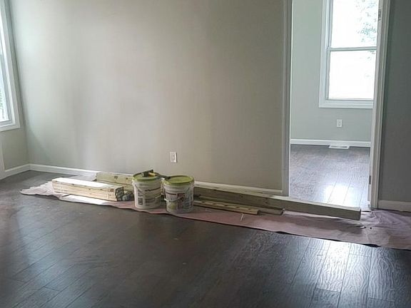 2nd image of 33 Isabella Ave #1