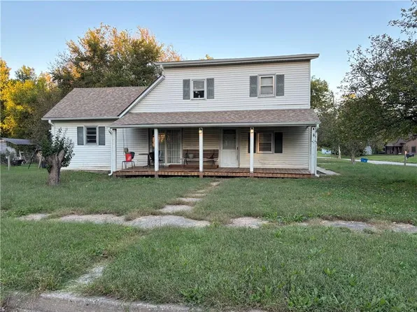 320 Martin Ave, Osawatomie, KS 66064