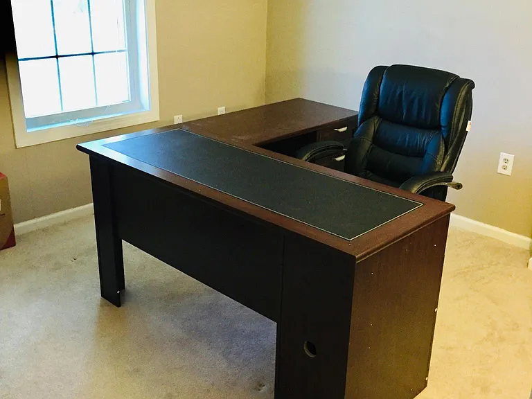 Office/extra room in basement