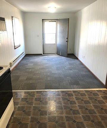 4th image of 597 N 2nd Ave
