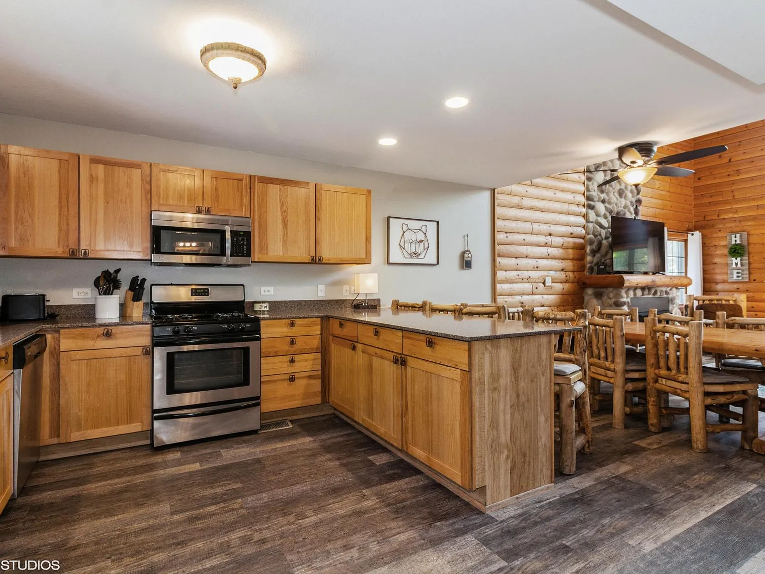3 bed, 2800 sqft, $5,500 — Photo 4