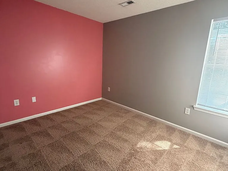 325 Town Pointe Way — Photo 18
