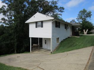4 Circle Dr #1, Huntington, WV 25701