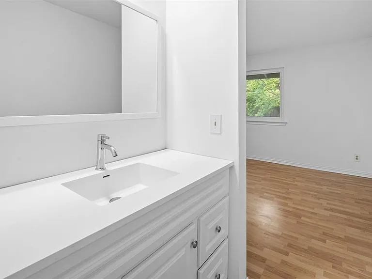 1401 Meadowmear Dr — Photo 17