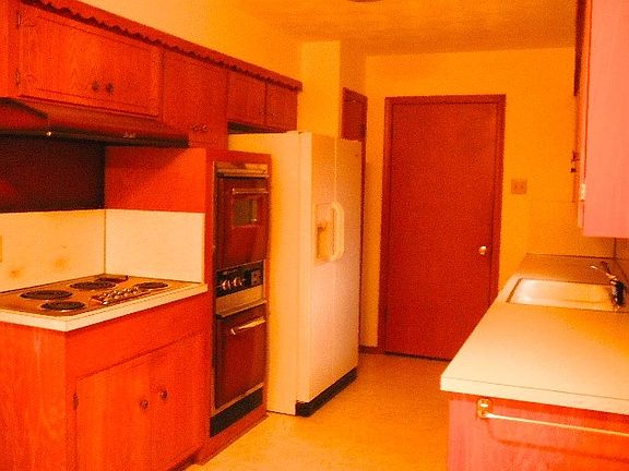 5th image of 8588 Sweetwater Dr