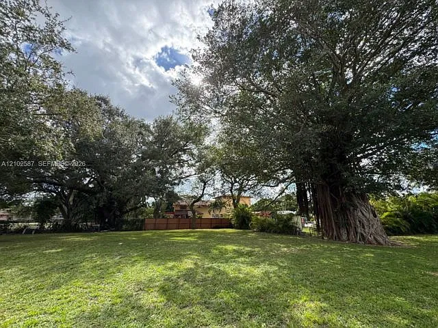 4 bed, 2.0 bath, $3,200 — Photo 3