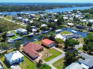 1920 NW 16th St, Crystal River, FL 34428