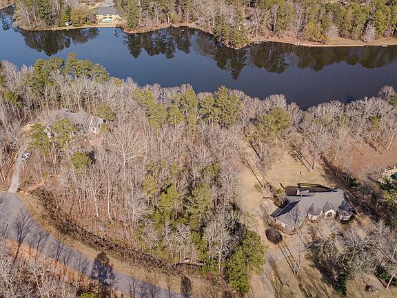 5th image of 505 Sweetwater Dr