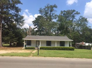 911 Court St, Waynesboro, MS 39367