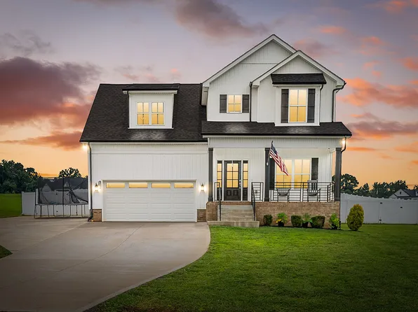 3904 Chapel Hill Rd, Clarksville, TN 37040