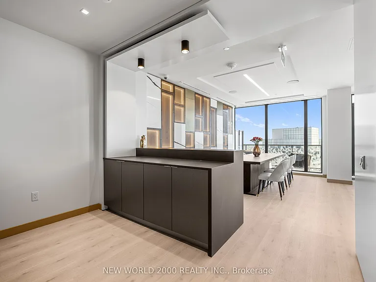 101 Roehampton Ave #1901 — Photo 12
