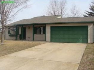 8323 Saxon Ct, Columbus, IN 47201