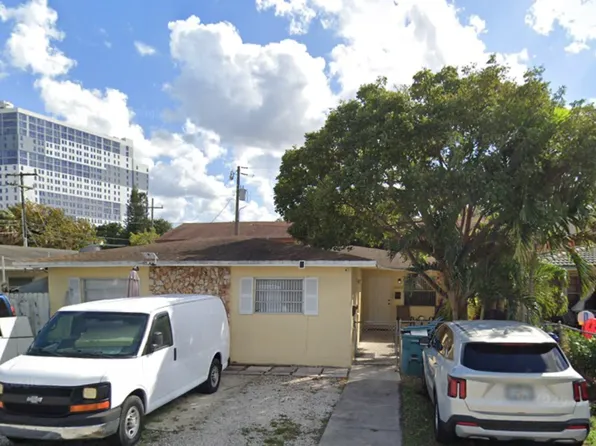 10812 SW 5th St #10812, Miami, FL 33174