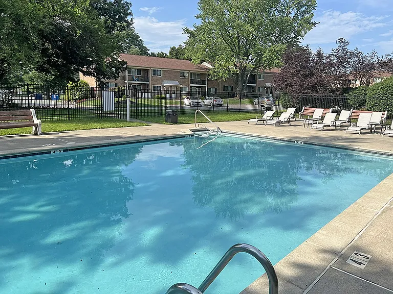 Cedar Glen Apartments — Photo 9